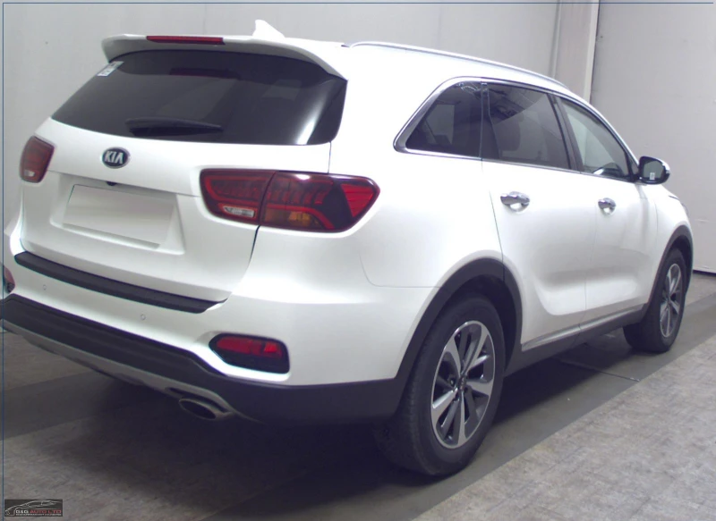 Kia Sorento 4X4/200HP/LED/NAVI/CARPLAY/CAM/320b, снимка 5 - Автомобили и джипове - 47675538