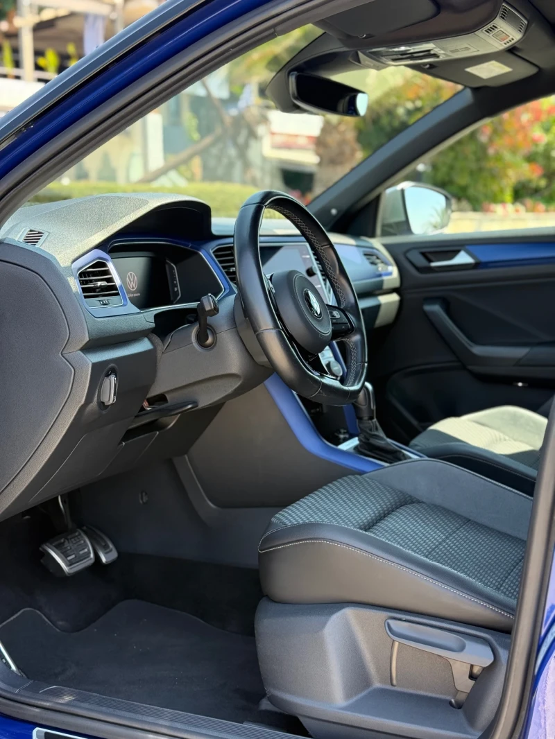 VW T-Roc R 300HP, снимка 8 - Автомобили и джипове - 52582557