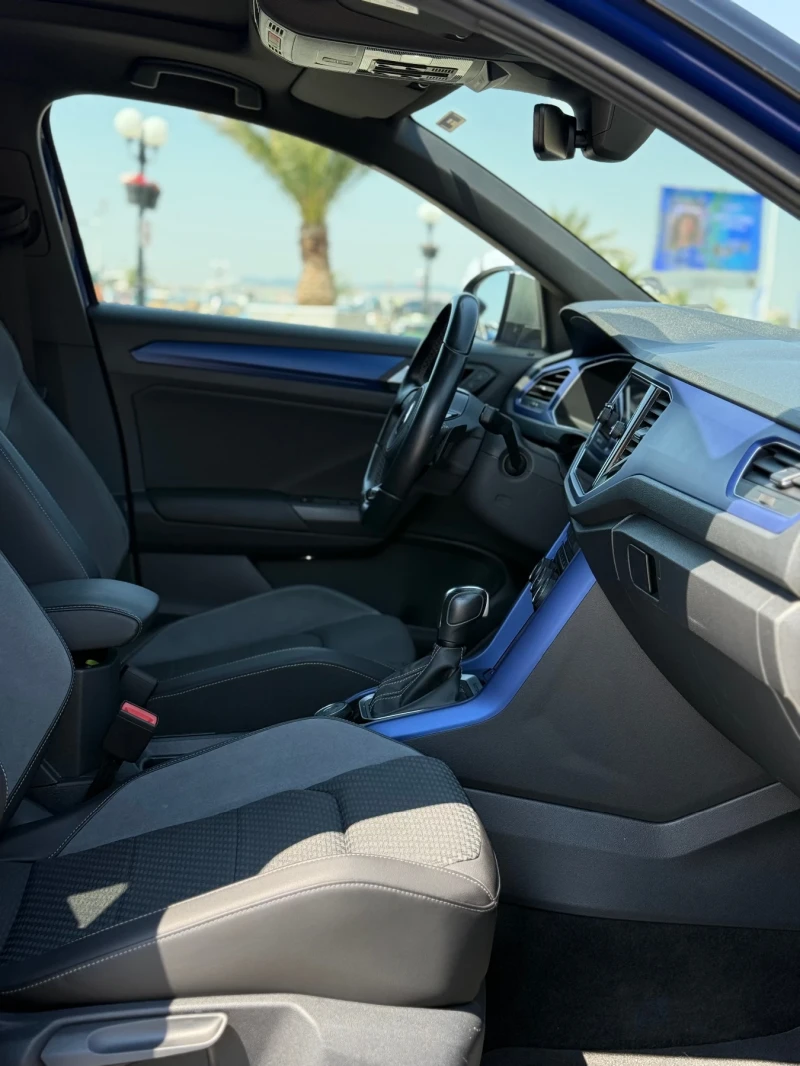 VW T-Roc R 300HP, снимка 10 - Автомобили и джипове - 52582557