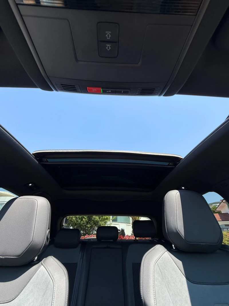 VW T-Roc R 300HP, снимка 15 - Автомобили и джипове - 52582557