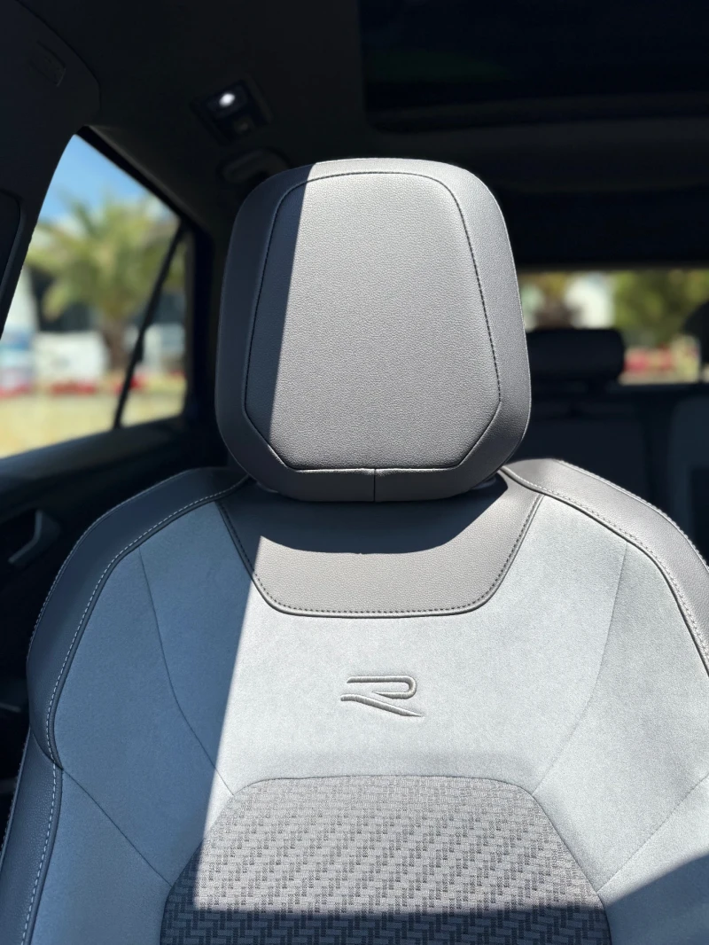 VW T-Roc R 300HP, снимка 16 - Автомобили и джипове - 52582557