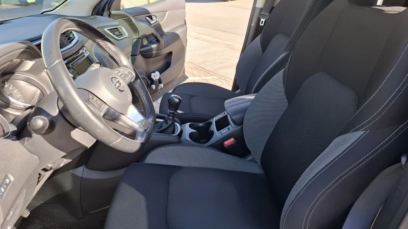 Nissan Qashqai 1.3 DIG-T N-Connecta   140 к.с., снимка 8 - Автомобили и джипове - 52157903