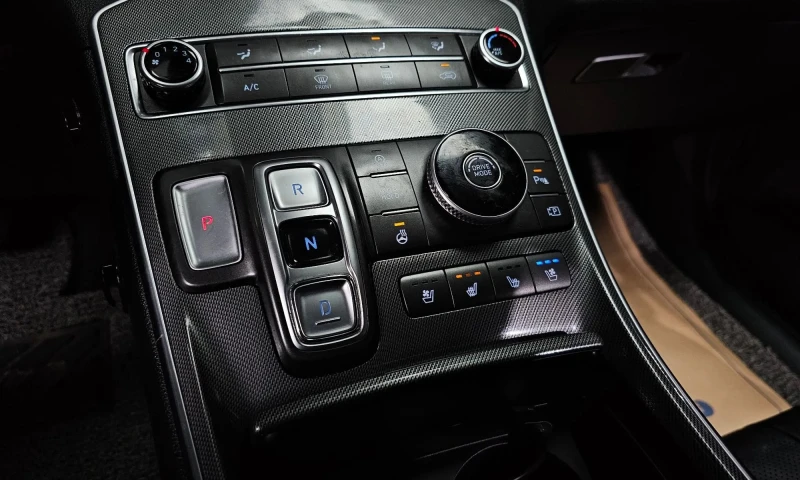 Hyundai Santa fe Diesel 2.2 2Wd Premium , снимка 8 - Автомобили и джипове - 53494838