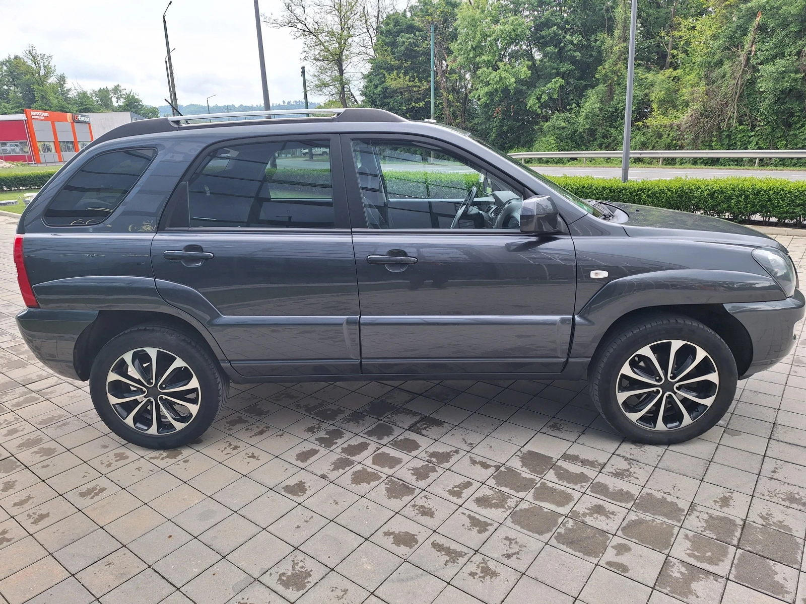 Kia Sportage 2.0i Нова! - изображение 10