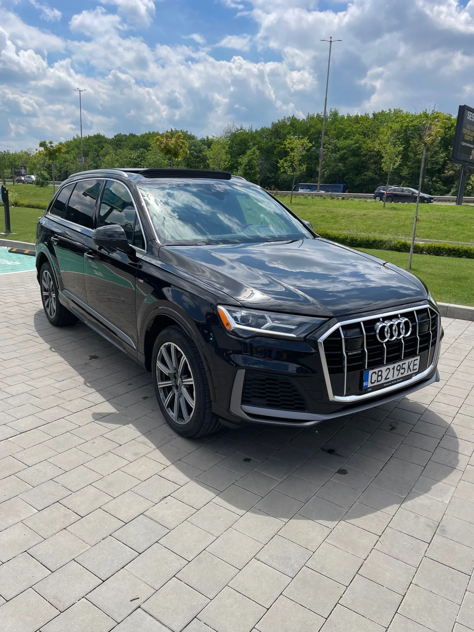 Audi Q7 55 tfsi S line - изображение 4