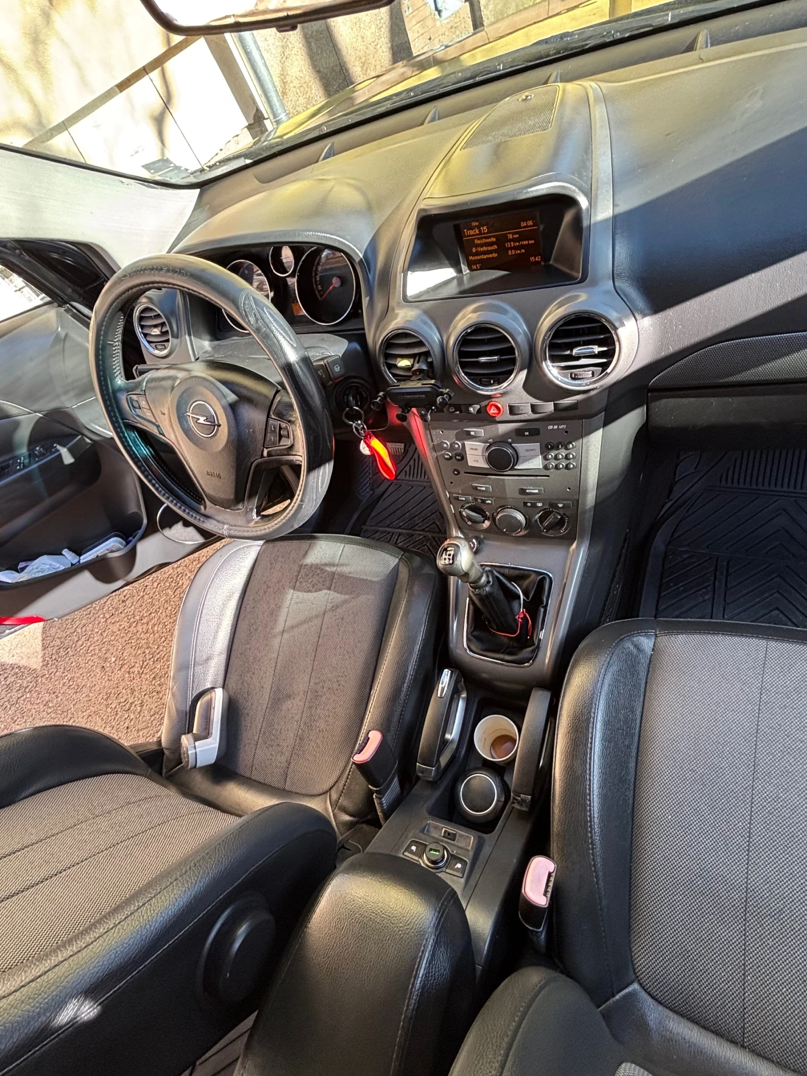 Opel Antara 2.4i Газ, снимка 12 - Автомобили и джипове - 53774469