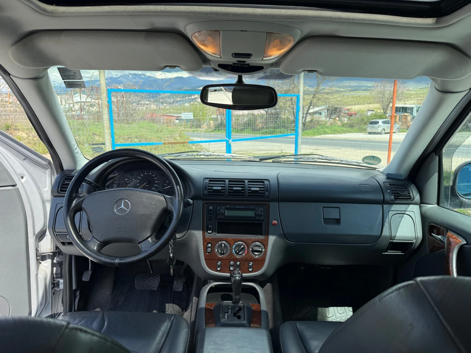 Mercedes-Benz ML 320 ML320 218кс 270000км  без ръжди за ценители!, снимка 12 - Автомобили и джипове - 54090366