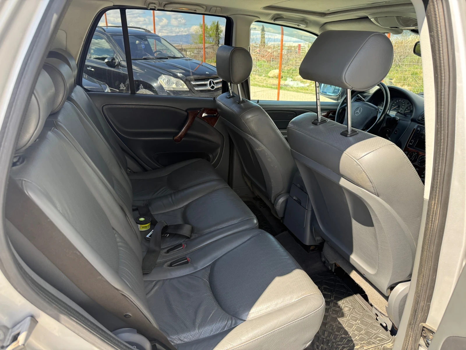 Mercedes-Benz ML 320 ML320 218кс 270000км  без ръжди за ценители!, снимка 10 - Автомобили и джипове - 54090366