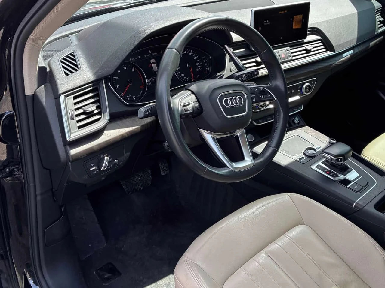 Audi Q5 * Progressiv * KEYLESS * ПОДГРЕВ * ПАНОРАМА  , снимка 7 - Автомобили и джипове - 54272972