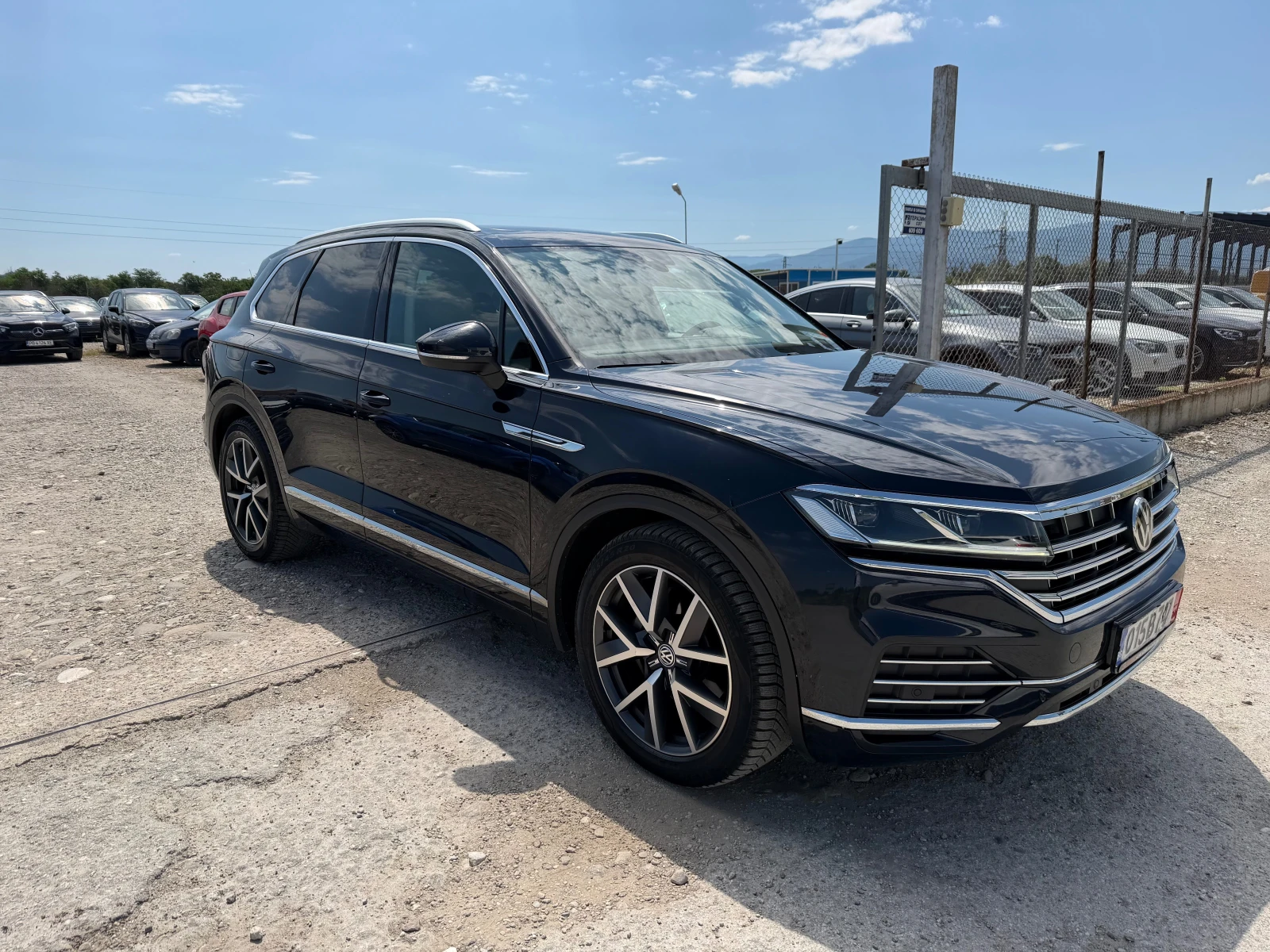 VW Touareg 3.0 TDI FULL Обдух Пано Дигитал, снимка 3 - Автомобили и джипове - 55006872