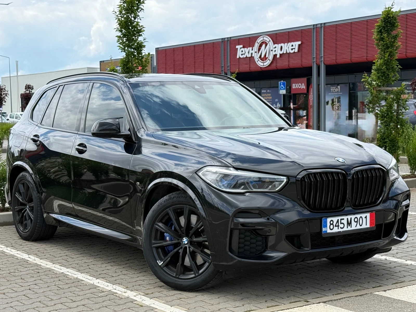 BMW X5 40i M Pack ВЪЗДУХ/Sky Lounge/SOFTCLOSE/H&K/HUD, снимка 8 - Автомобили и джипове - 55302880