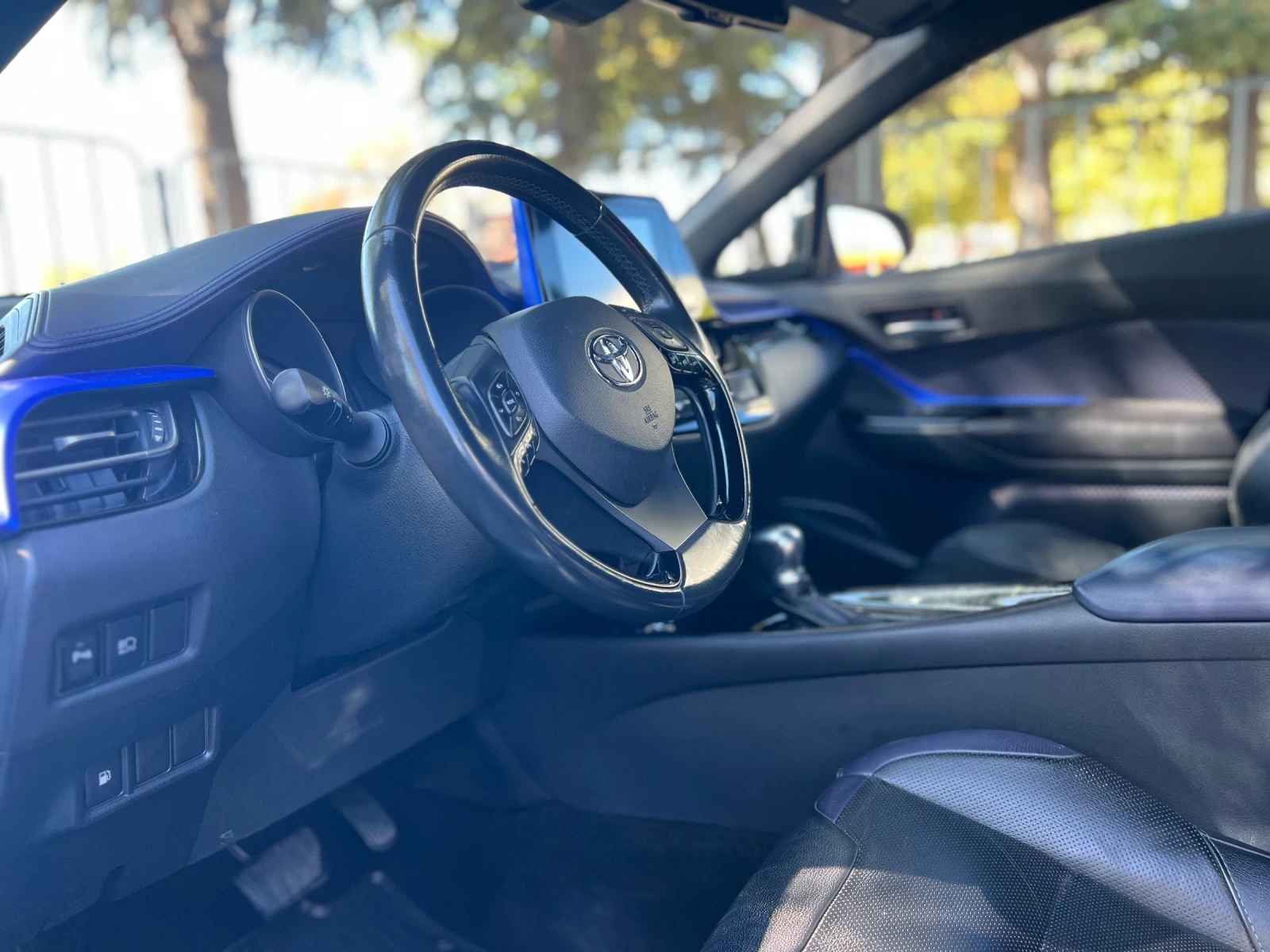 Toyota C-HR, снимка 14 - Автомобили и джипове - 56485386