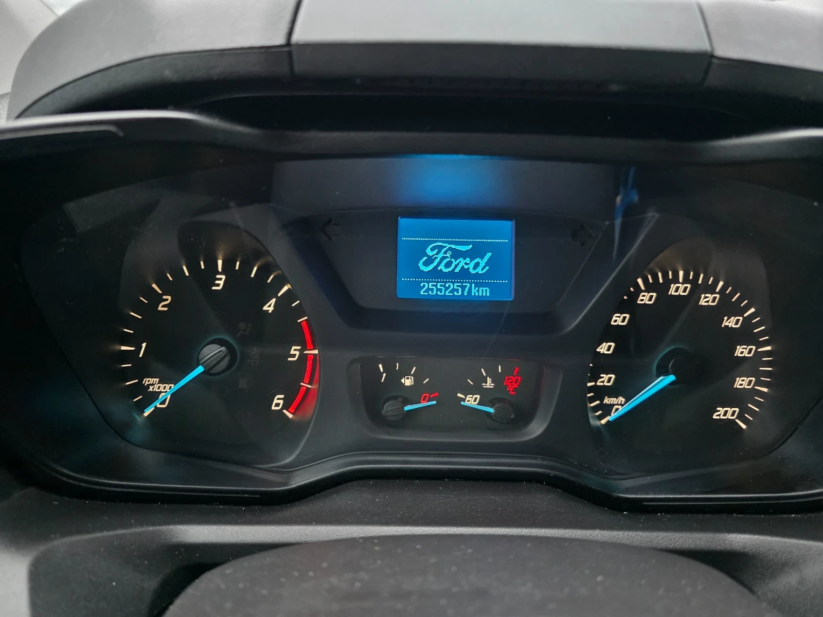 Ford Transit Custom 2.0tdci, снимка 16 - Бусове и автобуси - 54359664