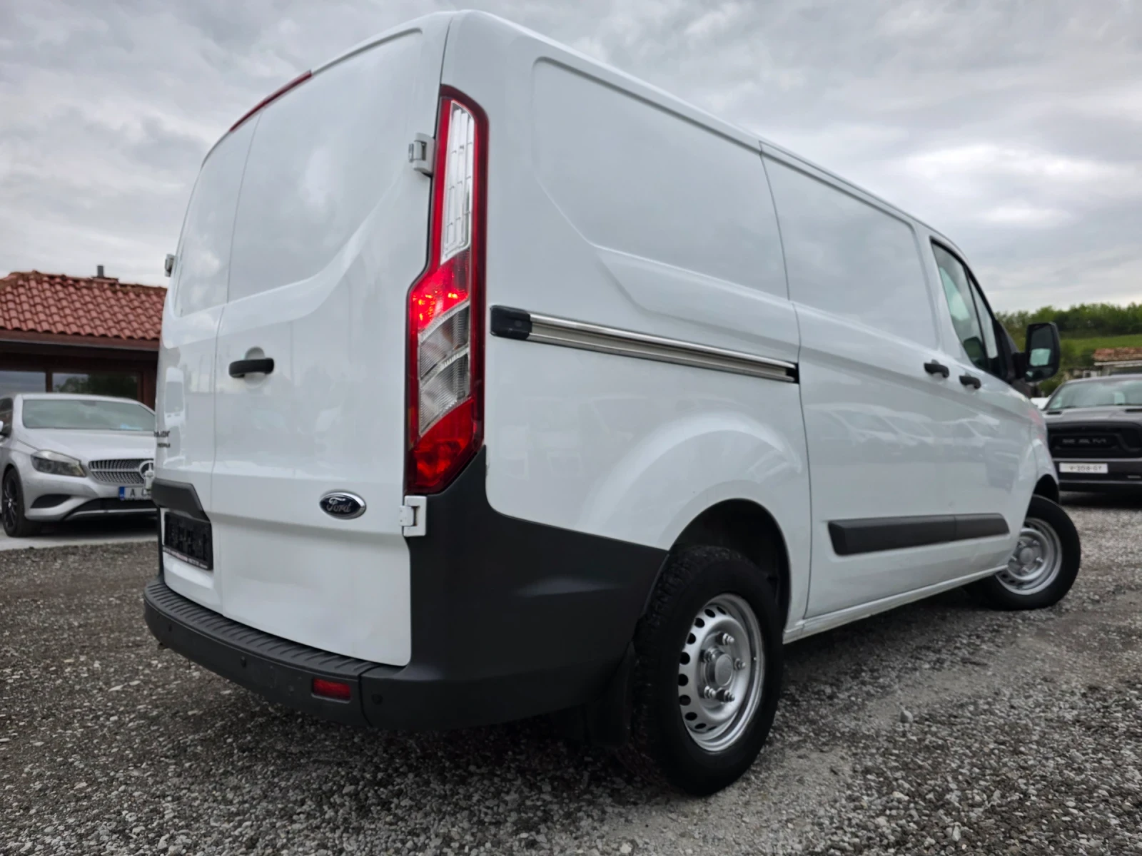 Ford Transit Custom 2.0tdci, снимка 4 - Бусове и автобуси - 54359664