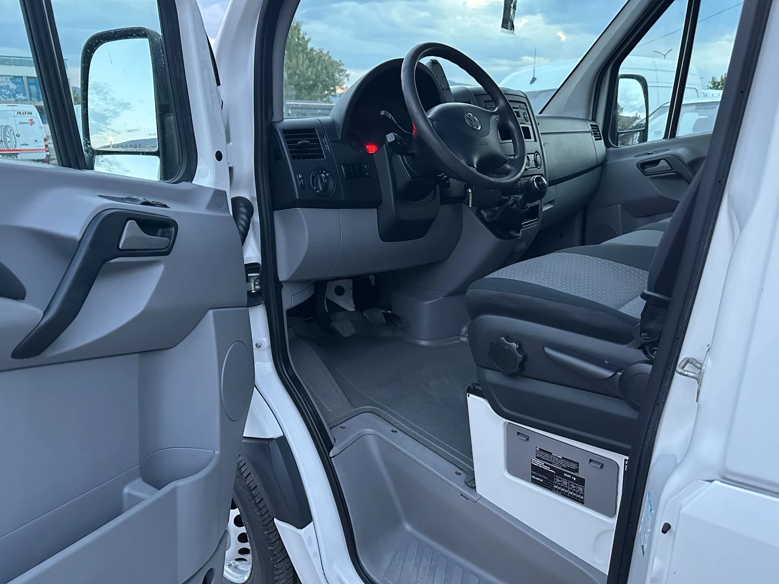 VW Crafter печка/клима/темпомат, снимка 7 - Бусове и автобуси - 56442680