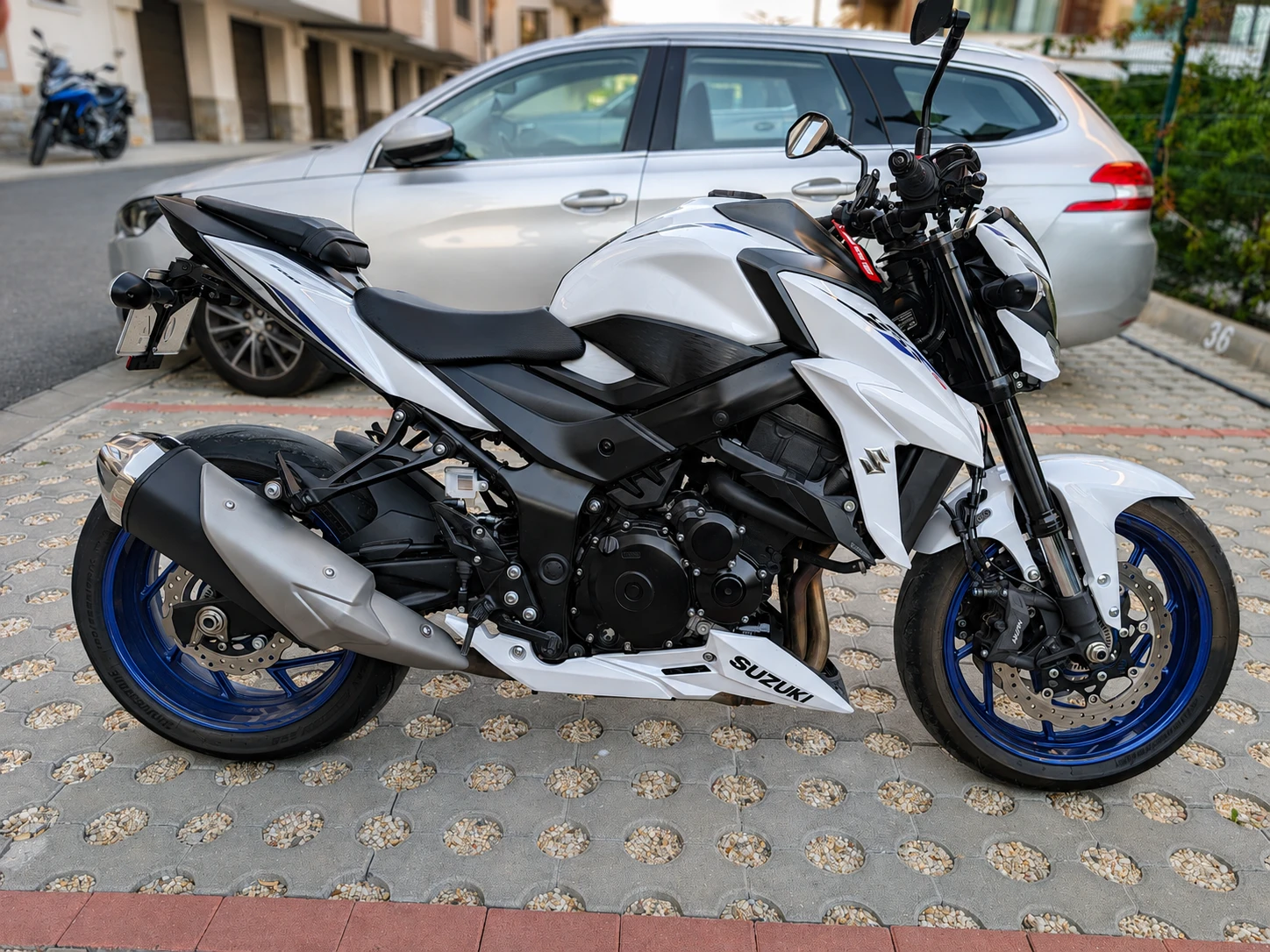 Suzuki Gsx GSXS 750