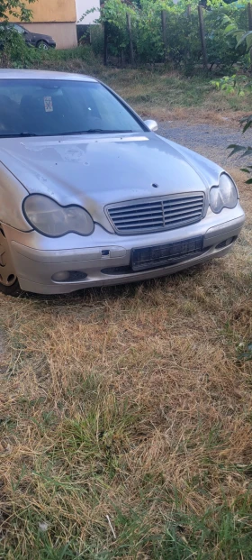 Mercedes-Benz C 200, снимка 3