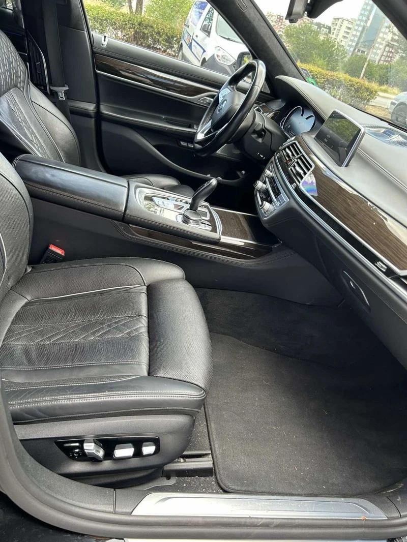 BMW 750 XD Long, снимка 14 - Автомобили и джипове - 47111891