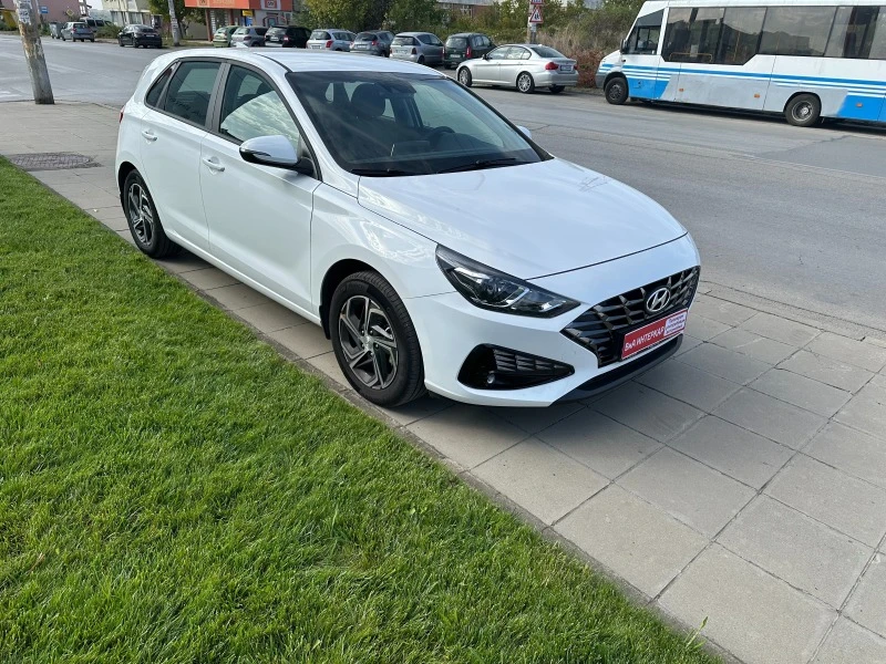 Hyundai I30 1.5 6МТ Exclusive, снимка 8 - Автомобили и джипове - 44199411