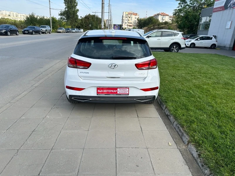 Hyundai I30 1.5 6МТ Exclusive, снимка 5 - Автомобили и джипове - 44199411