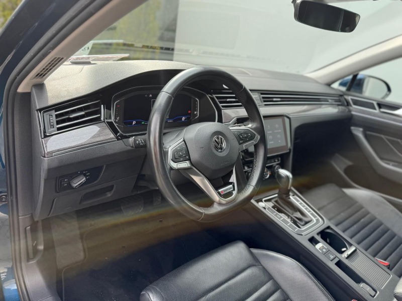 VW Passat Elegance 2.0 TDI SCR, снимка 13 - Автомобили и джипове - 45890285