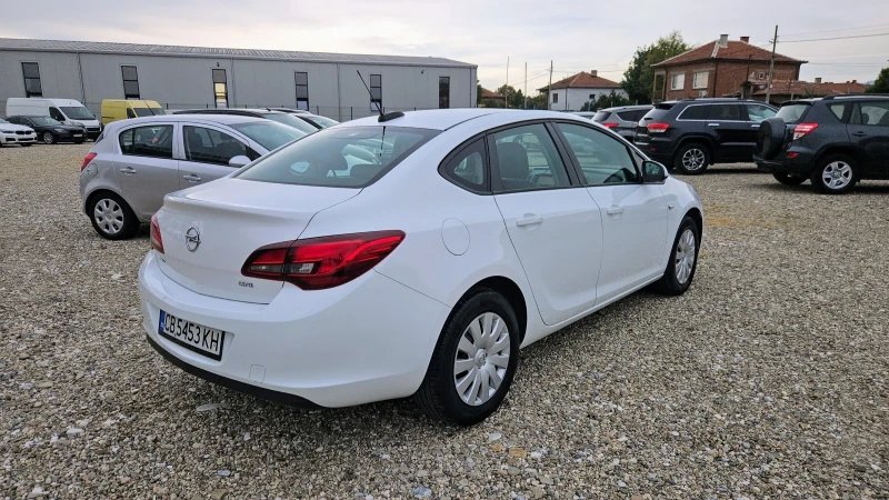 Opel Astra 1.6-110ks-6sk, снимка 4 - Автомобили и джипове - 47420540