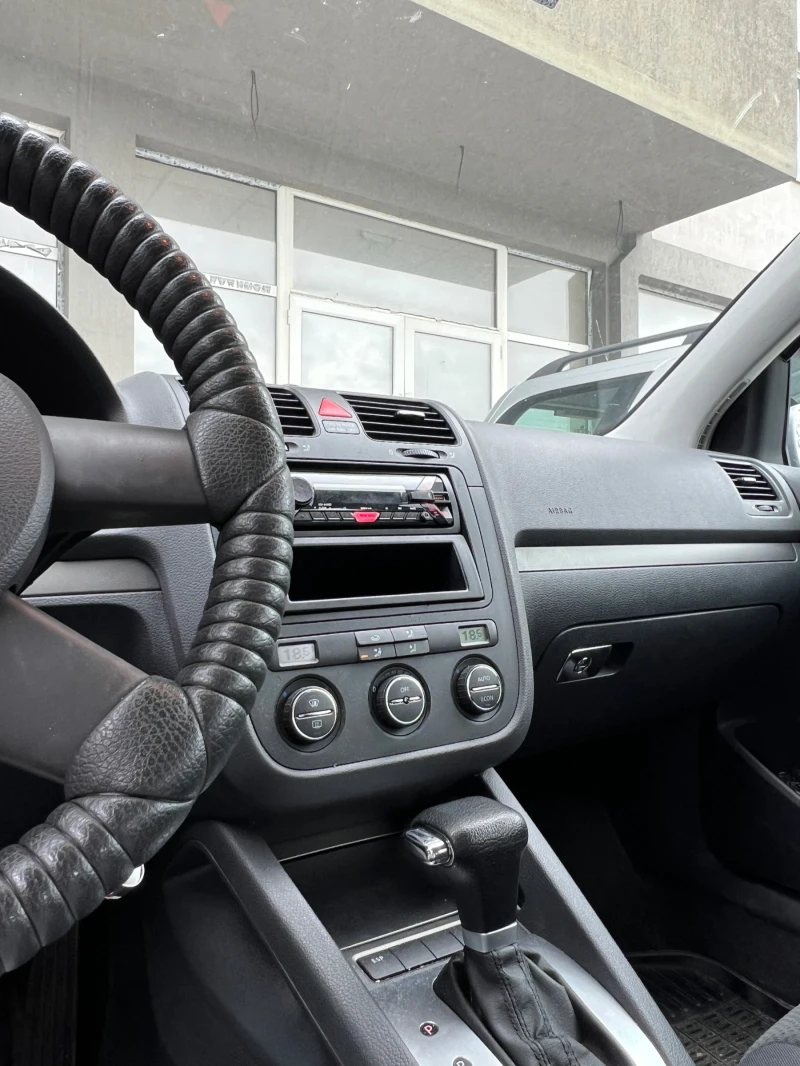 VW Golf, снимка 10 - Автомобили и джипове - 48307688