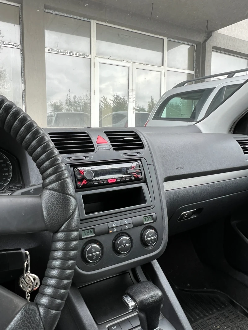 VW Golf, снимка 16 - Автомобили и джипове - 48307688