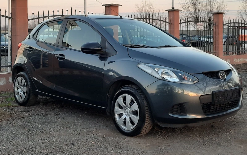 Mazda 2 1.3i, снимка 3 - Автомобили и джипове - 49273044