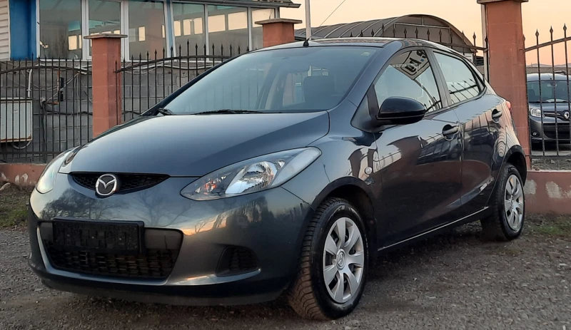 Mazda 2 1.3i, снимка 2 - Автомобили и джипове - 49273044