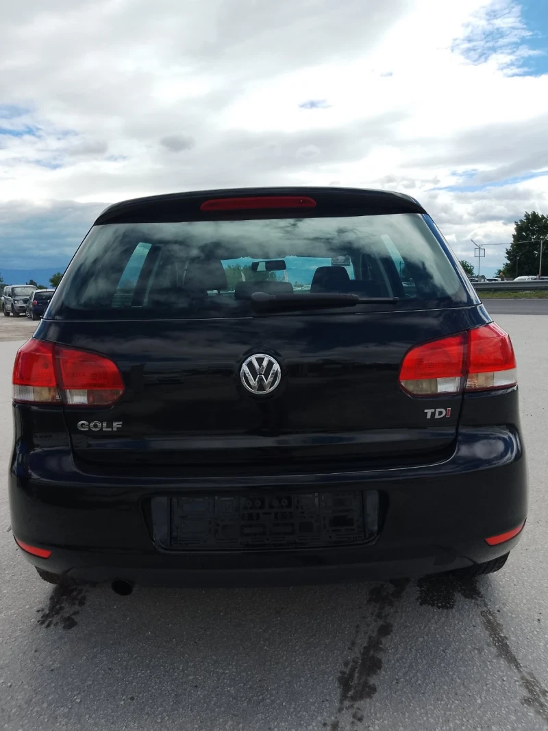 VW Golf 1.6tdi 105cv. ПЕРФЕКТЕН , снимка 6 - Автомобили и джипове - 50442463