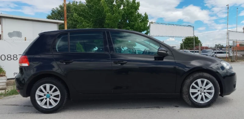 VW Golf 1.6tdi 105cv. ПЕРФЕКТЕН , снимка 3 - Автомобили и джипове - 50442463