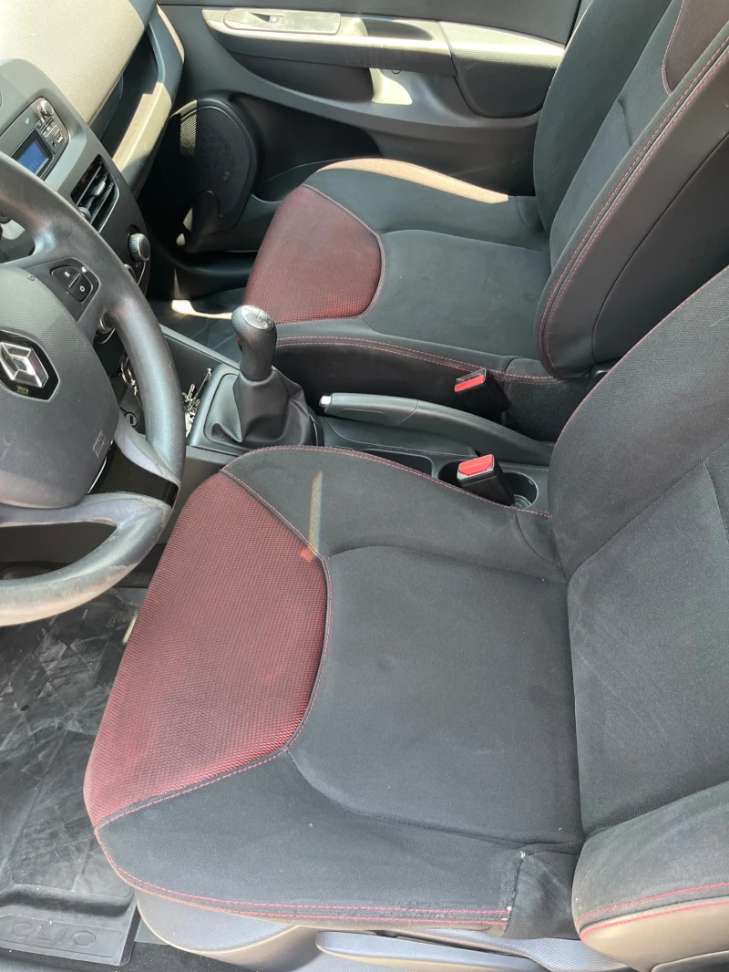 Renault Clio 1.5 dCi, снимка 11 - Автомобили и джипове - 52099390