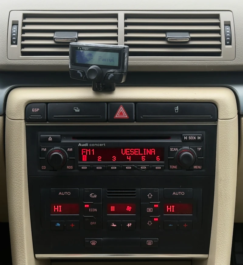 Audi A4 1.9TDi S-LINE, снимка 13 - Автомобили и джипове - 52643305