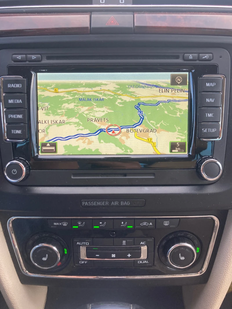 Skoda Superb 170 к.с. DSG, снимка 13 - Автомобили и джипове - 52827392