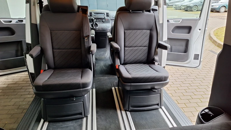 VW Multivan 2.0TDI МН.ДОБЪР, снимка 13 - Автомобили и джипове - 53305097