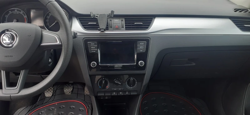 Skoda Rapid, снимка 6 - Автомобили и джипове - 53570794