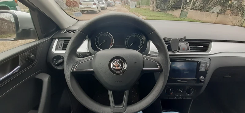 Skoda Rapid, снимка 11 - Автомобили и джипове - 53570794