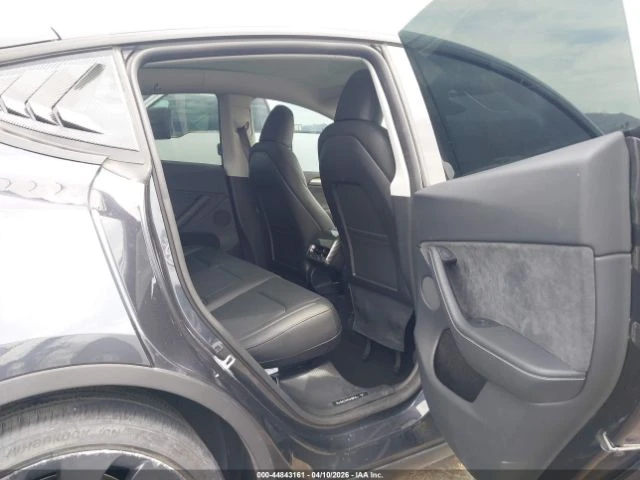 Tesla Model Y, снимка 8 - Автомобили и джипове - 54929052