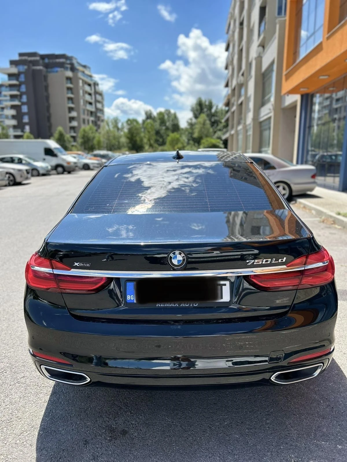 BMW 750 XD Long - изображение 2