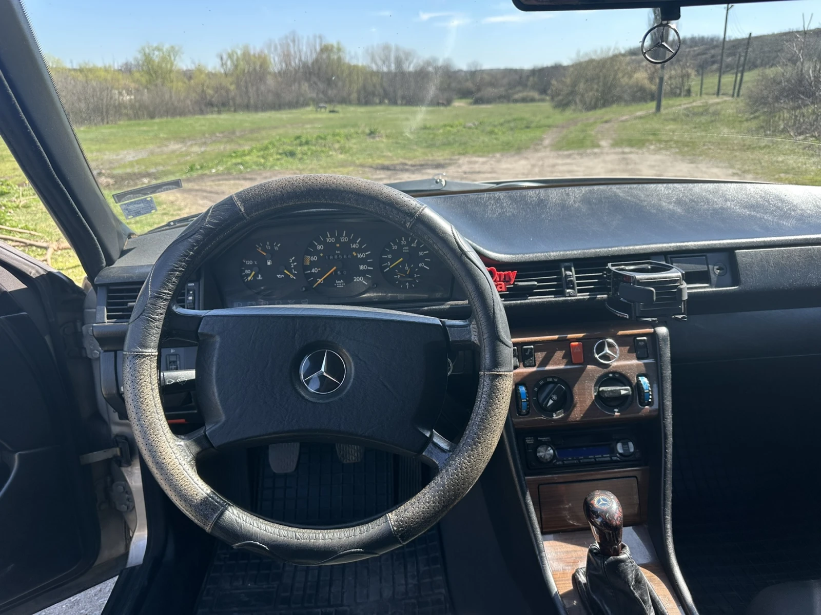 Mercedes-Benz 124 | Mobile.bg   11