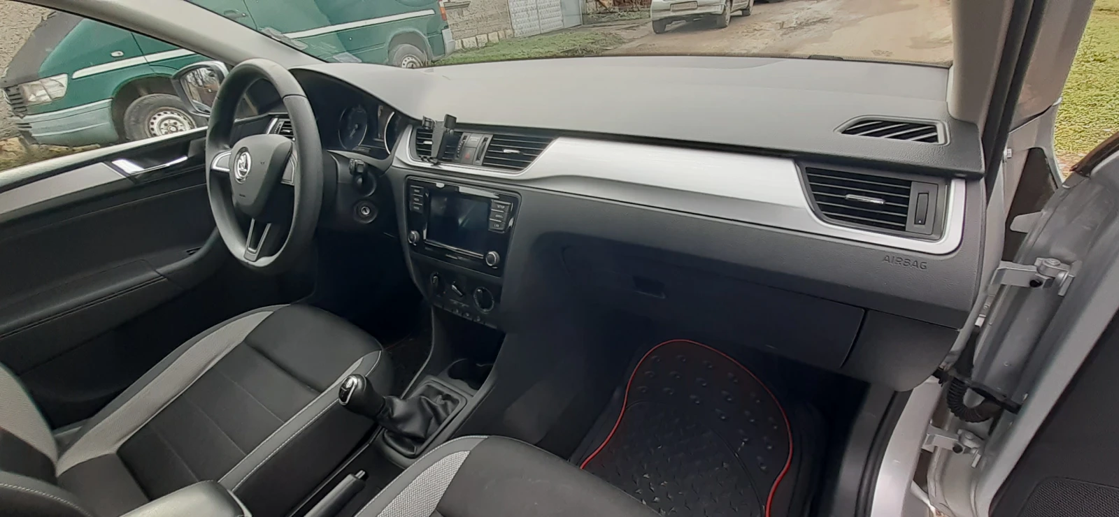 Skoda Rapid, снимка 8 - Автомобили и джипове - 53570794