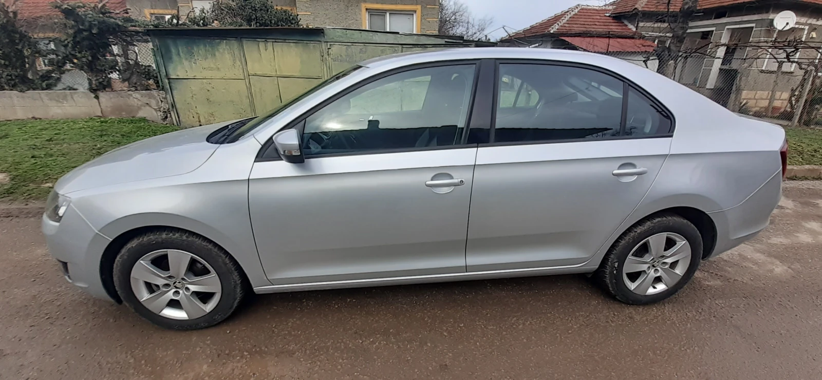 Skoda Rapid, снимка 3 - Автомобили и джипове - 53570794