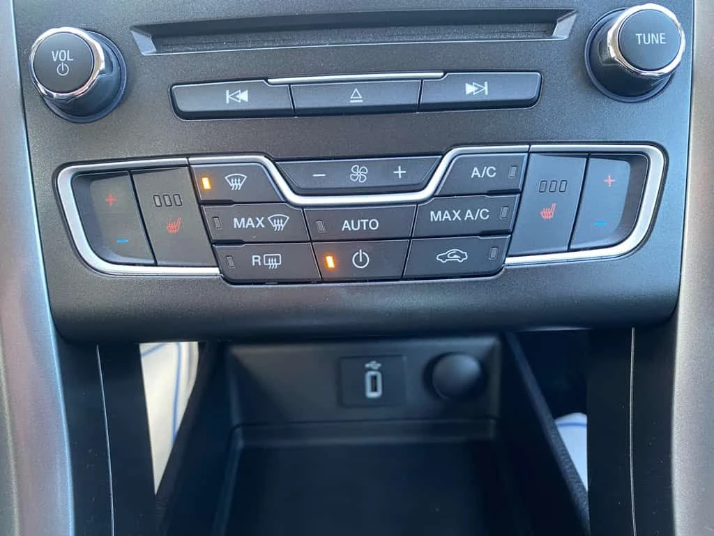 Ford Fusion * Plug In Hybrid | SE Luxury | NAV | APPLE CARPLAY | Mobile.bg � ����������� 13