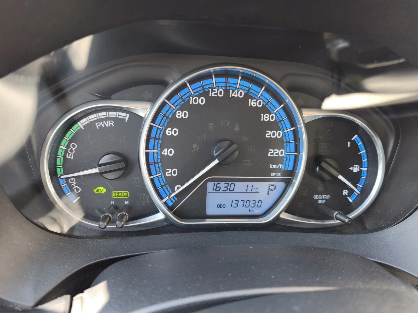 Toyota Yaris 1.5 HYBRID ACTIVE, снимка 6 - Автомобили и джипове - 53607906