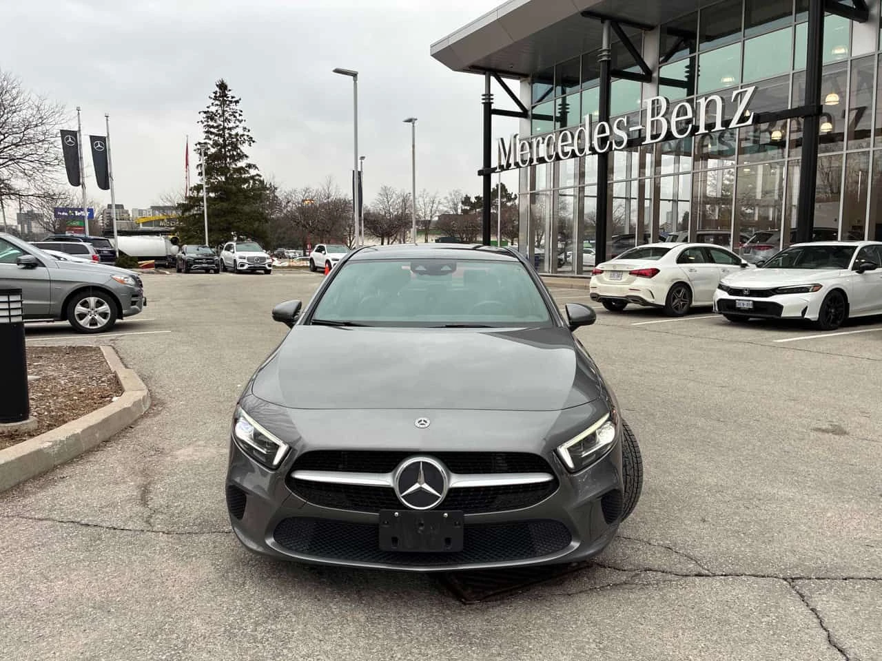 Mercedes-Benz A 220 ПАНОРАМА/ПОДГРЕВИ/ПРЕДСТАВИТЕЛСТВО НА MERCEDES, снимка 2 - Автомобили и джипове - 54005422