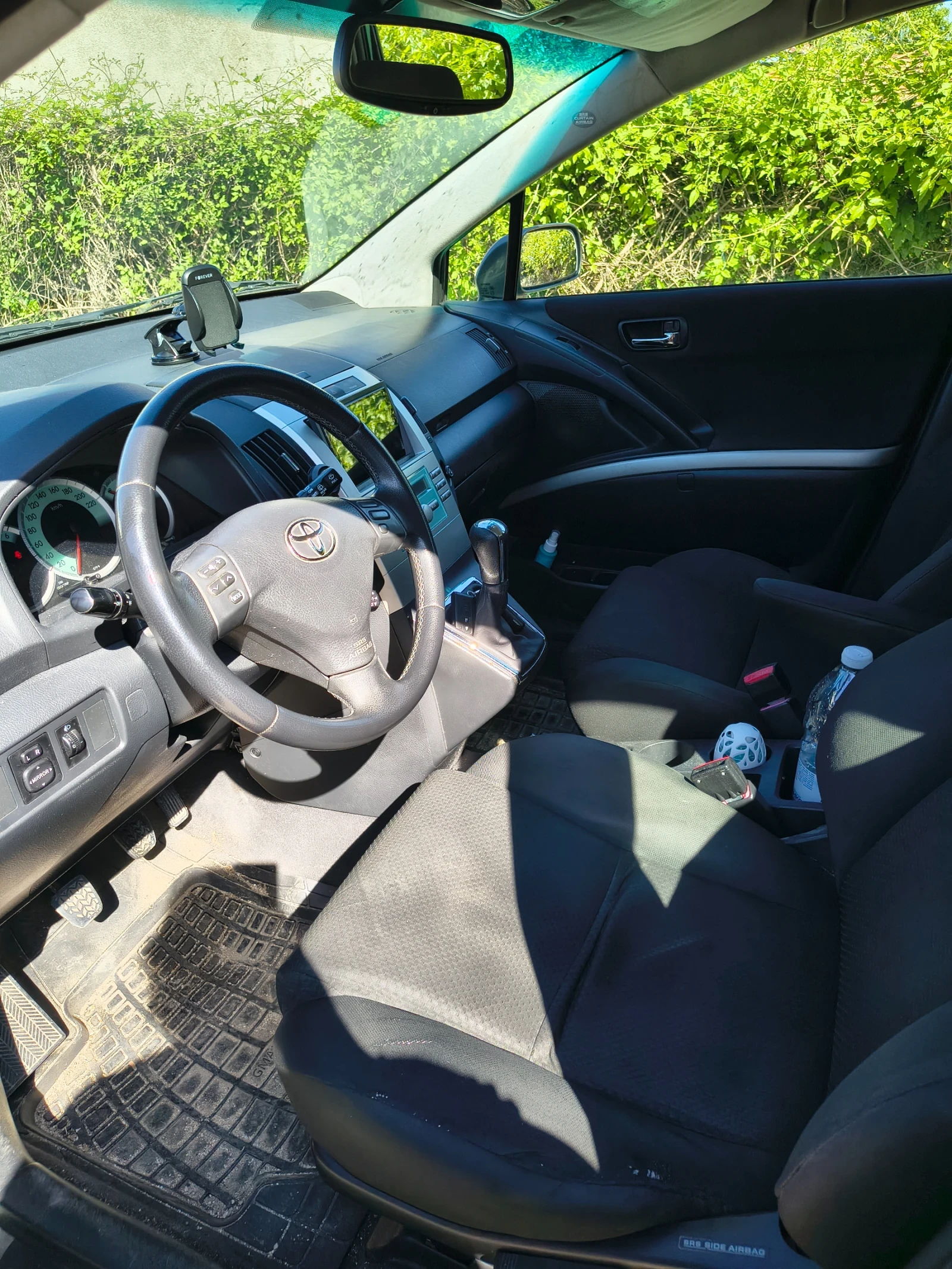 Toyota Corolla verso 2.0D4D, снимка 8 - Автомобили и джипове - 54554247