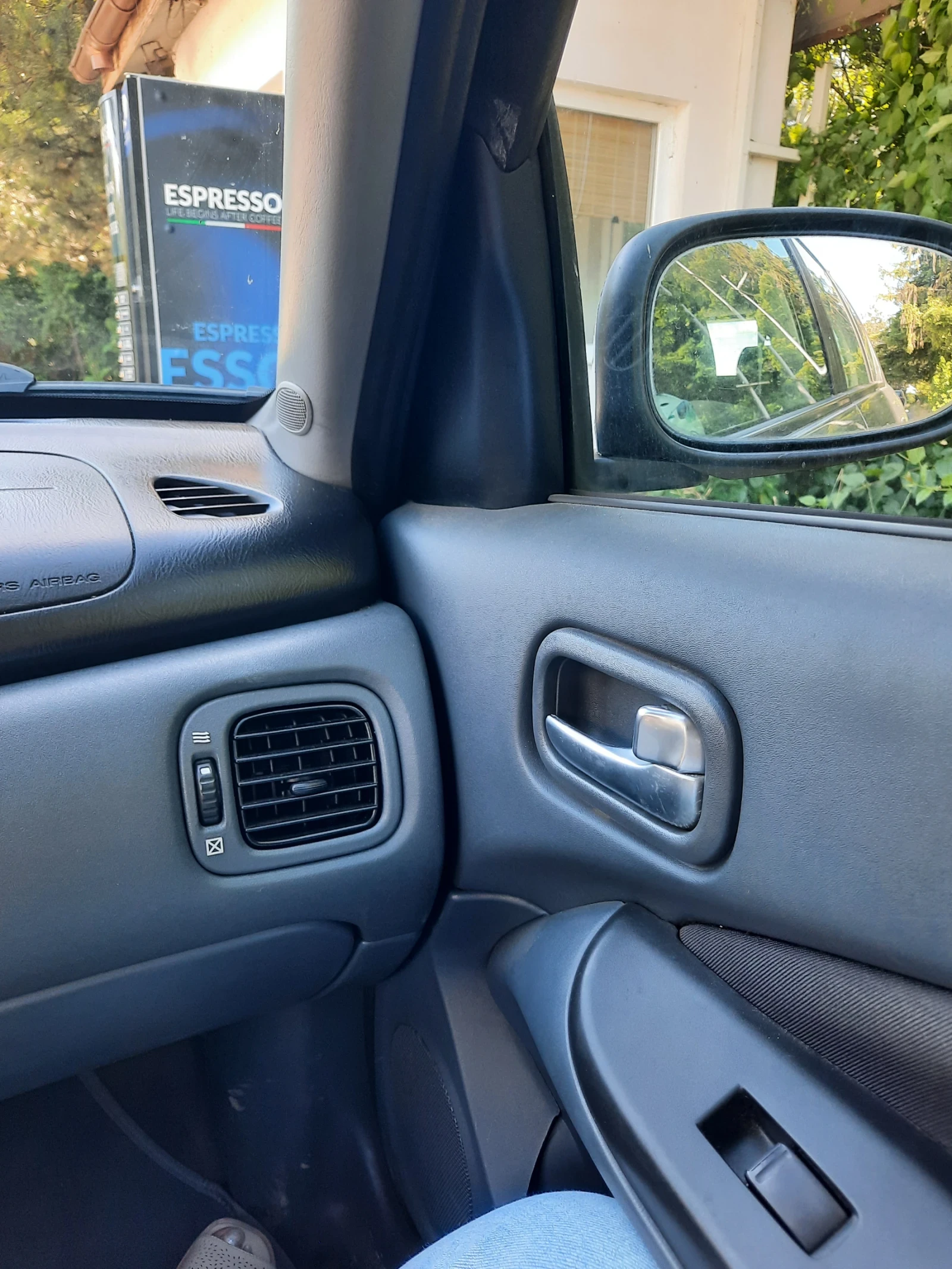 Nissan Almera, снимка 6 - Автомобили и джипове - 54911540