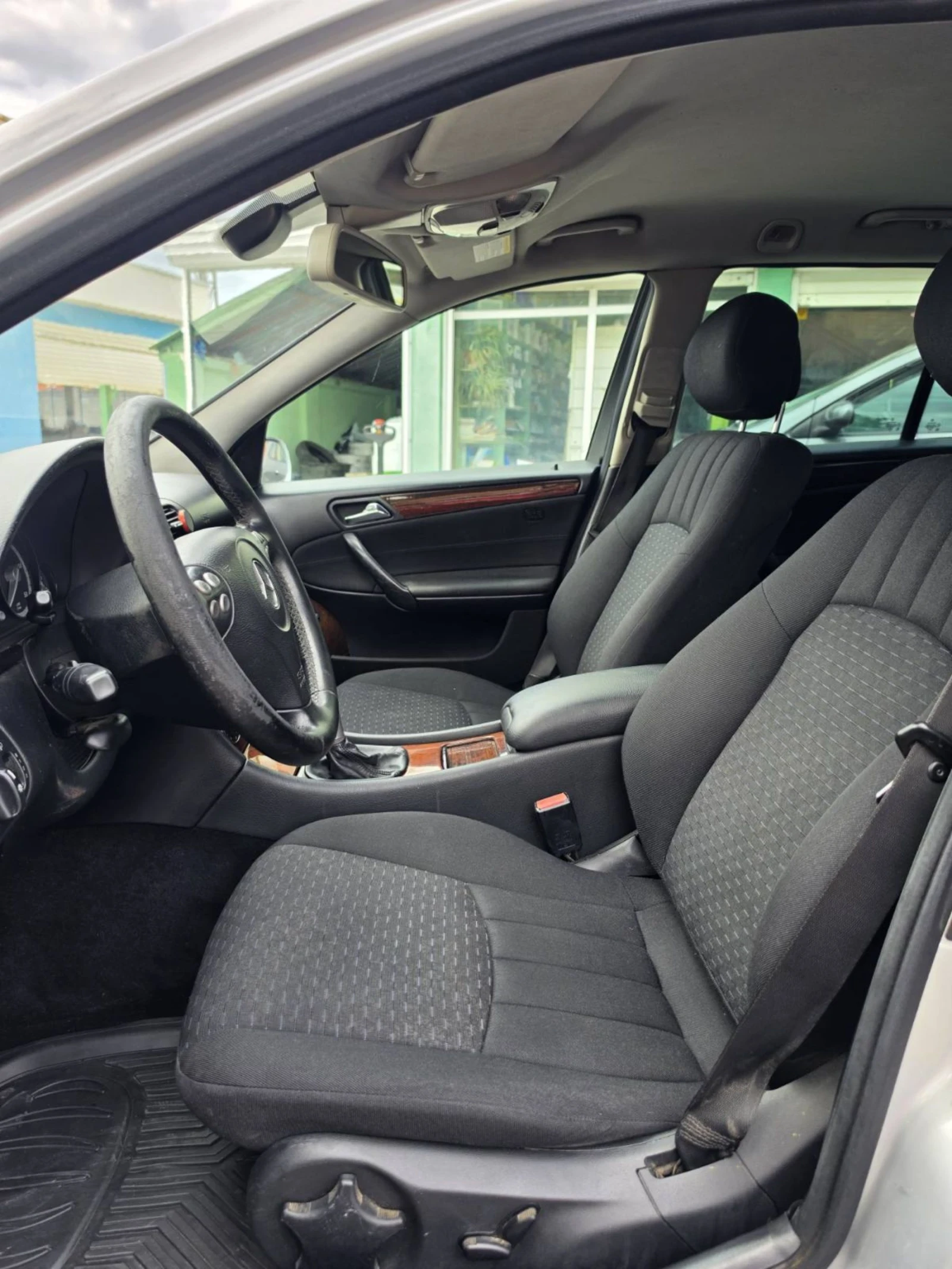 Mercedes-Benz C 220 150 к.с., снимка 10 - Автомобили и джипове - 55230621