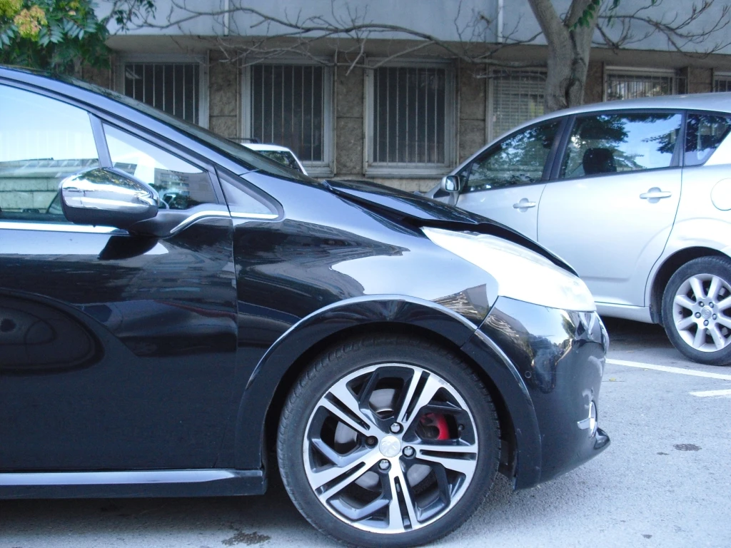 Peugeot 208 GTI, снимка 4 - Автомобили и джипове - 55774476